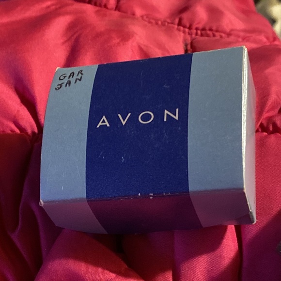 Vintage AVON pin, tiny angel birthstone pin December/simulated blue topaz - Picture 4 of 7